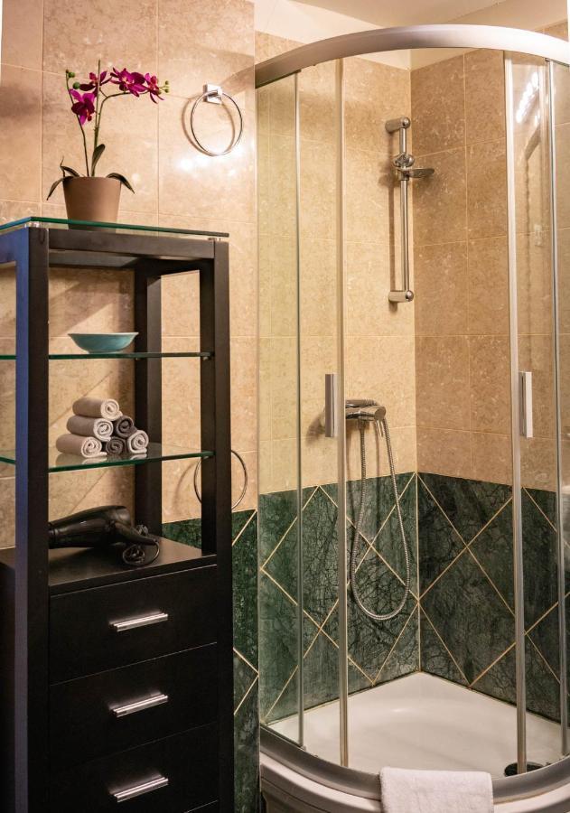 Free Parking! Soho Budapest 101, 4 Ppl, Ac, Superfast Wifi, Tv מראה חיצוני תמונה