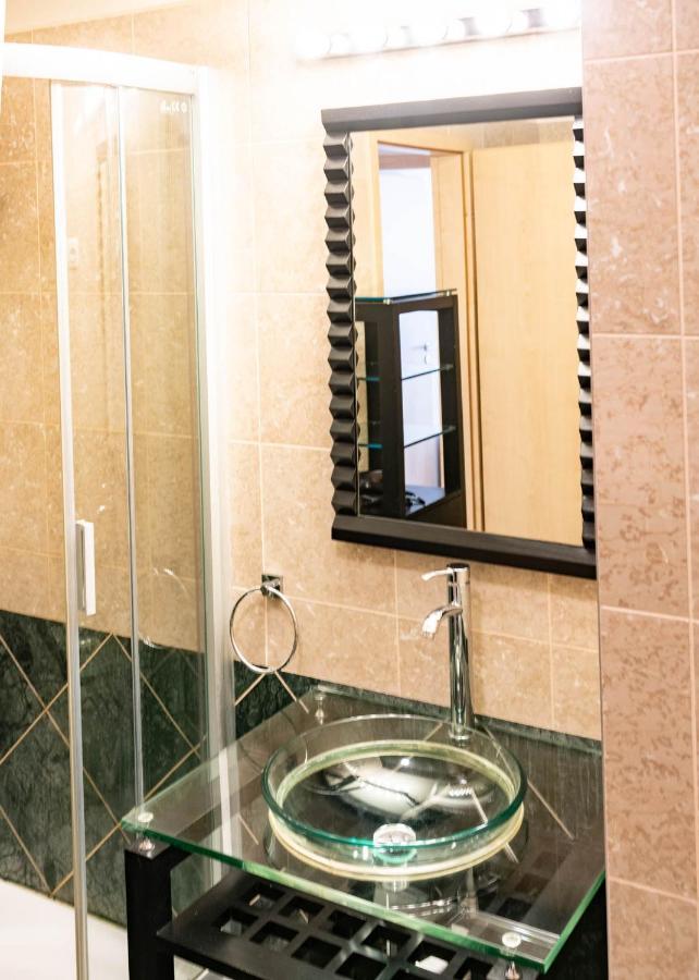 Free Parking! Soho Budapest 101, 4 Ppl, Ac, Superfast Wifi, Tv מראה חיצוני תמונה